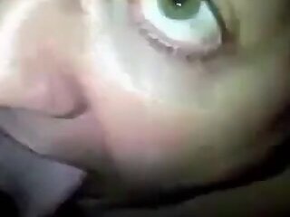 Il avale du jus de rebeu