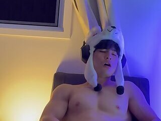 Догги стиліндегі позициялардағы трусики қыздар