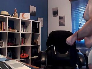Sexy nerdy hairy bear