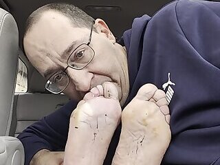 I FOUND SOME GREAT VERY STINKY HOMELESS FEET IN PHILLY