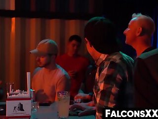Gay hunks Kurtis Wolfe and Hunter Smith bareback after a wild party