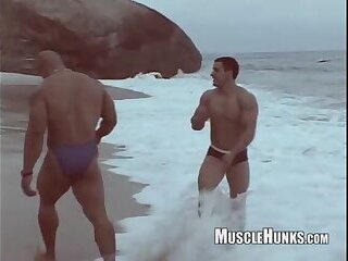 Bodybuilder Flex Show - 6