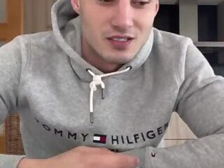 Max solo wank