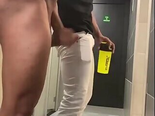 Helping hand for str8 gym buddy