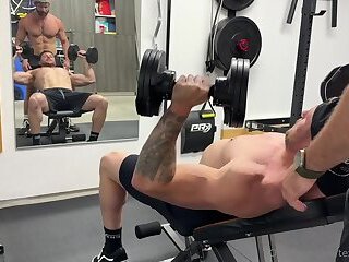 TexasGymJock fucks Curved King