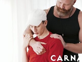 TwinkTop - Hung polar bear Cain Marko gets barebacked by Tyler Tanner