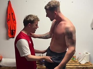 Hard Tom Rails Me In The Locker Room