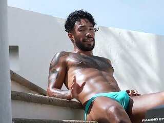 La Buena Vida: Scene 2