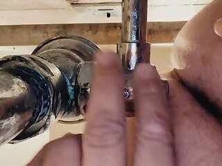 BIGGBUTT2XL GETS FREAKY IN WAWA RESTROOM BIGGBUTT2XL.INFO