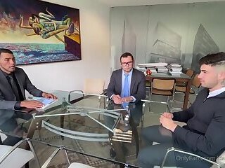 Big Cock Threesome with Muscle Bottom