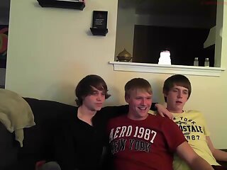 Straight friends having for camshow