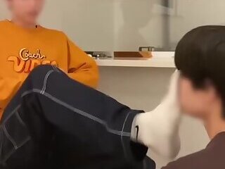 Very stinky cheesy feet 🦶🏼🧀👃🏽🥴