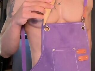 PUTTING THE "CREAM" ON ICE CREAM ➀