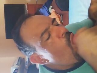 Hetero comiendo verga