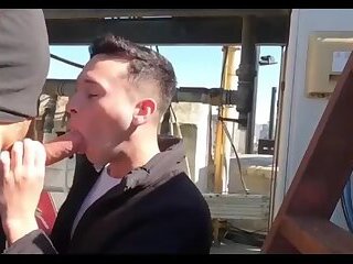 Twink pleasures construction worker
