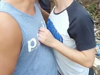 Eu e Ruvin chupando uns machos na trilha