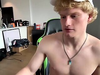blondeboyx cumming