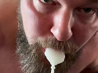 Hyperspermia of a fat cock bull