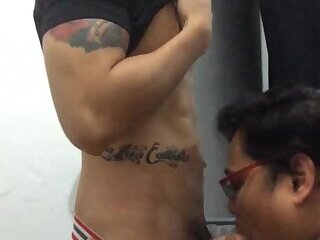 Filipino model sucked by the photographer