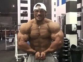 Roelly Winklaar Sexy Gym Posing