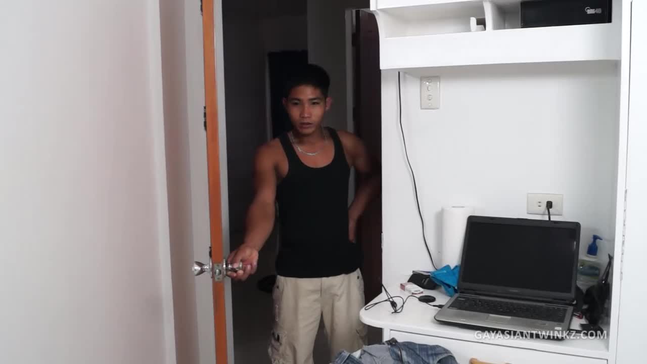 Gay Asian Twinks Bareback Fucking Threesome