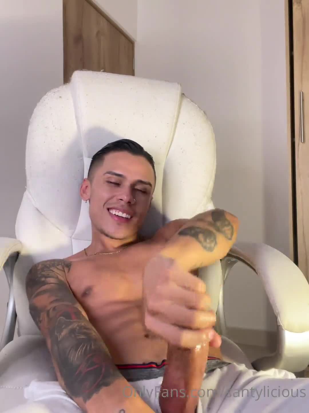 Milky Santy - A video for a good morning - BoyFriendTV.com