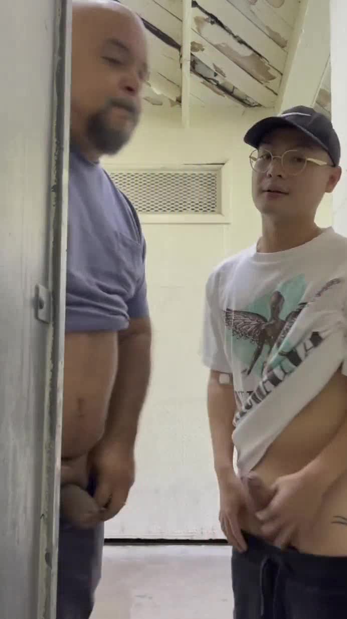 Interracial anal pleasure captured