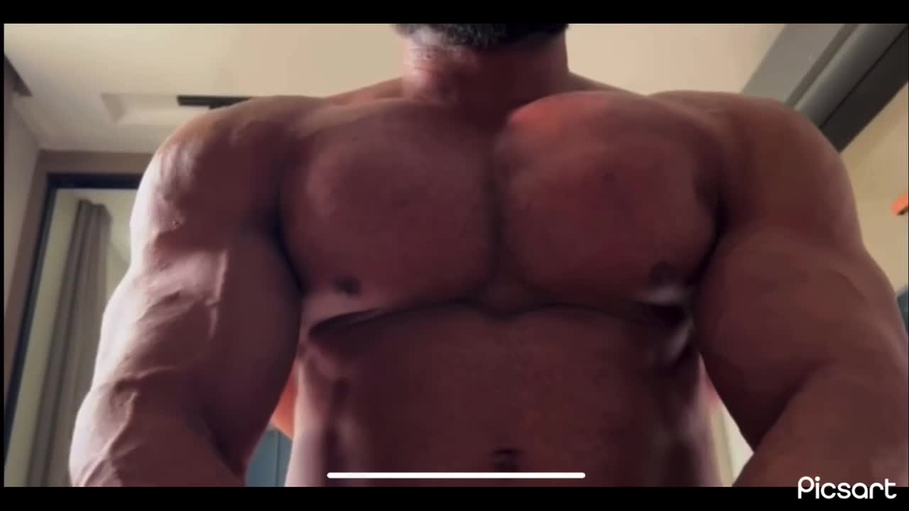 Airon muscle - BoyFriendTV.com