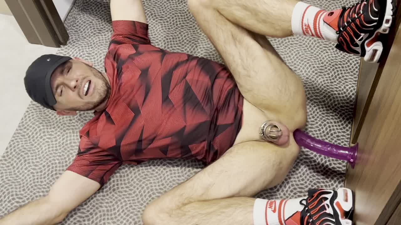 sport style anal masturbation in Nike TN on the floor an cumming handsfree from prostata mas