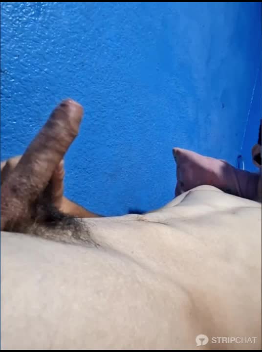 Mexicano se corre dos veces en su cuarto