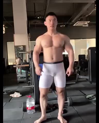 A Chinese Muscle Man Workout with Sexy Tights 13