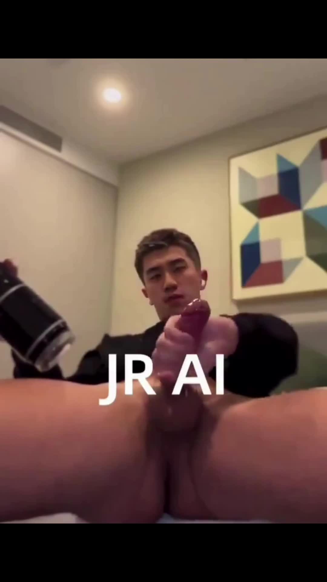 Tualetdagi yashirin kameradan korish