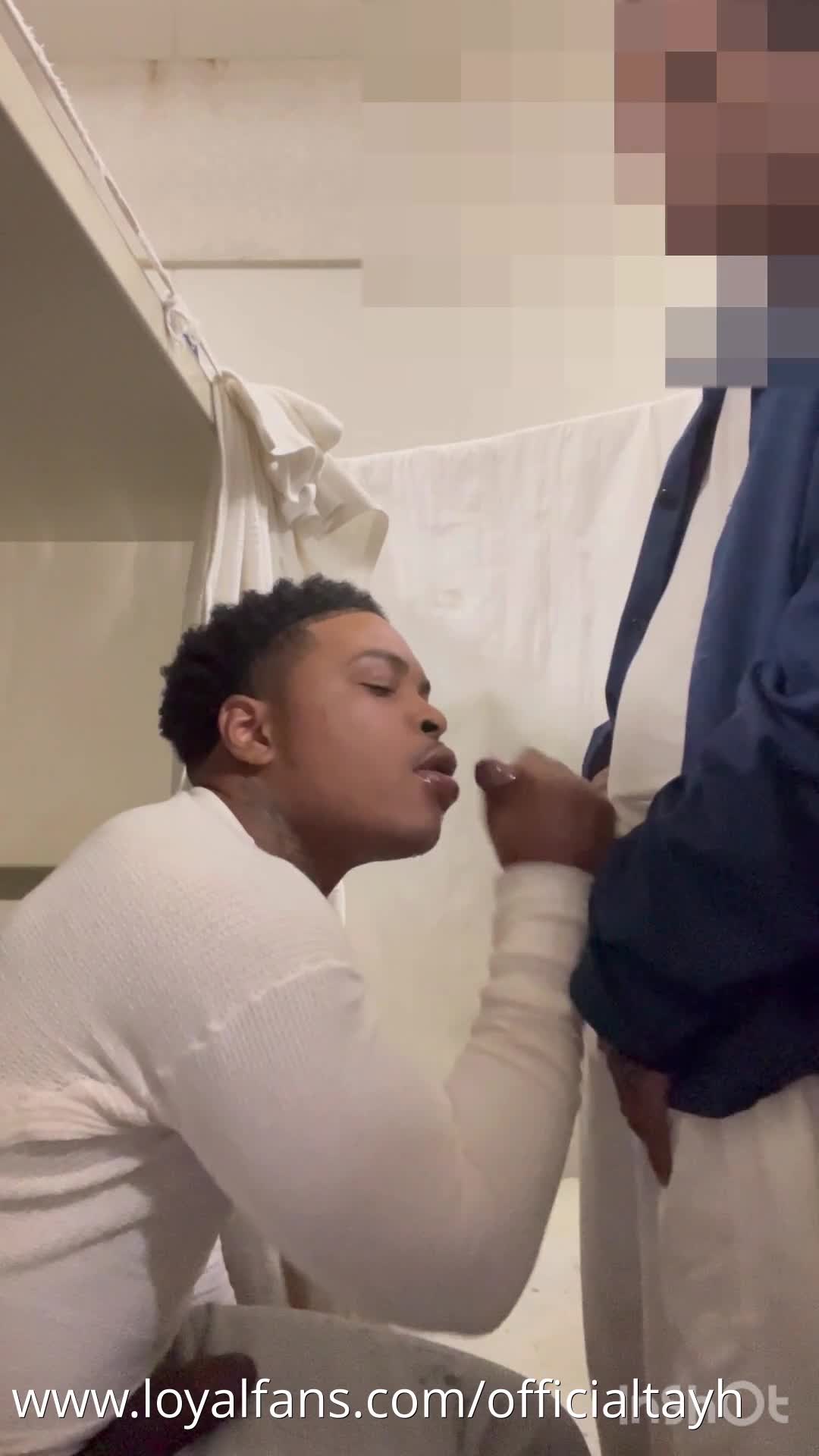 Tayh Bottoming Now - BoyFriendTV.com