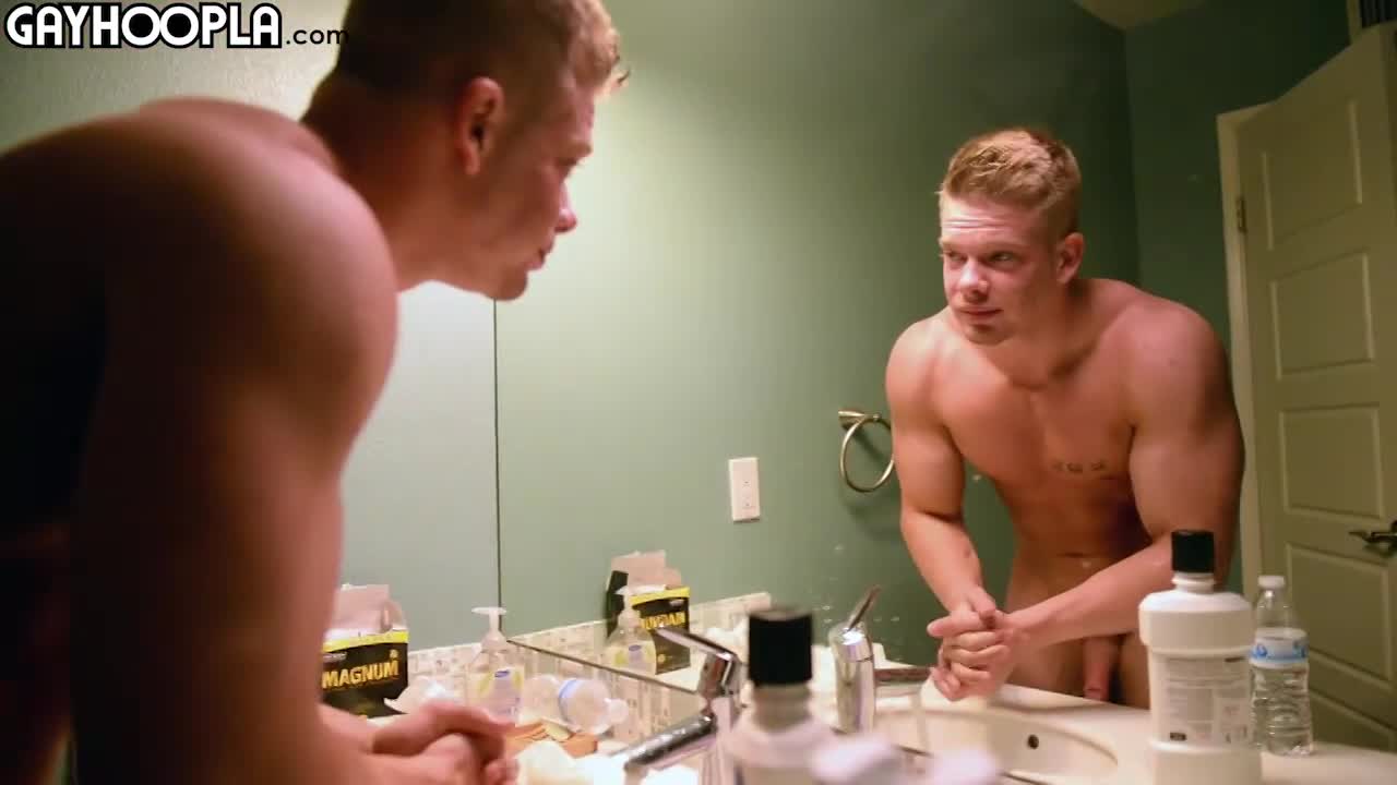 Gayhoopla- Max Summerfield & Jimmy Bona | BoyFriendTV