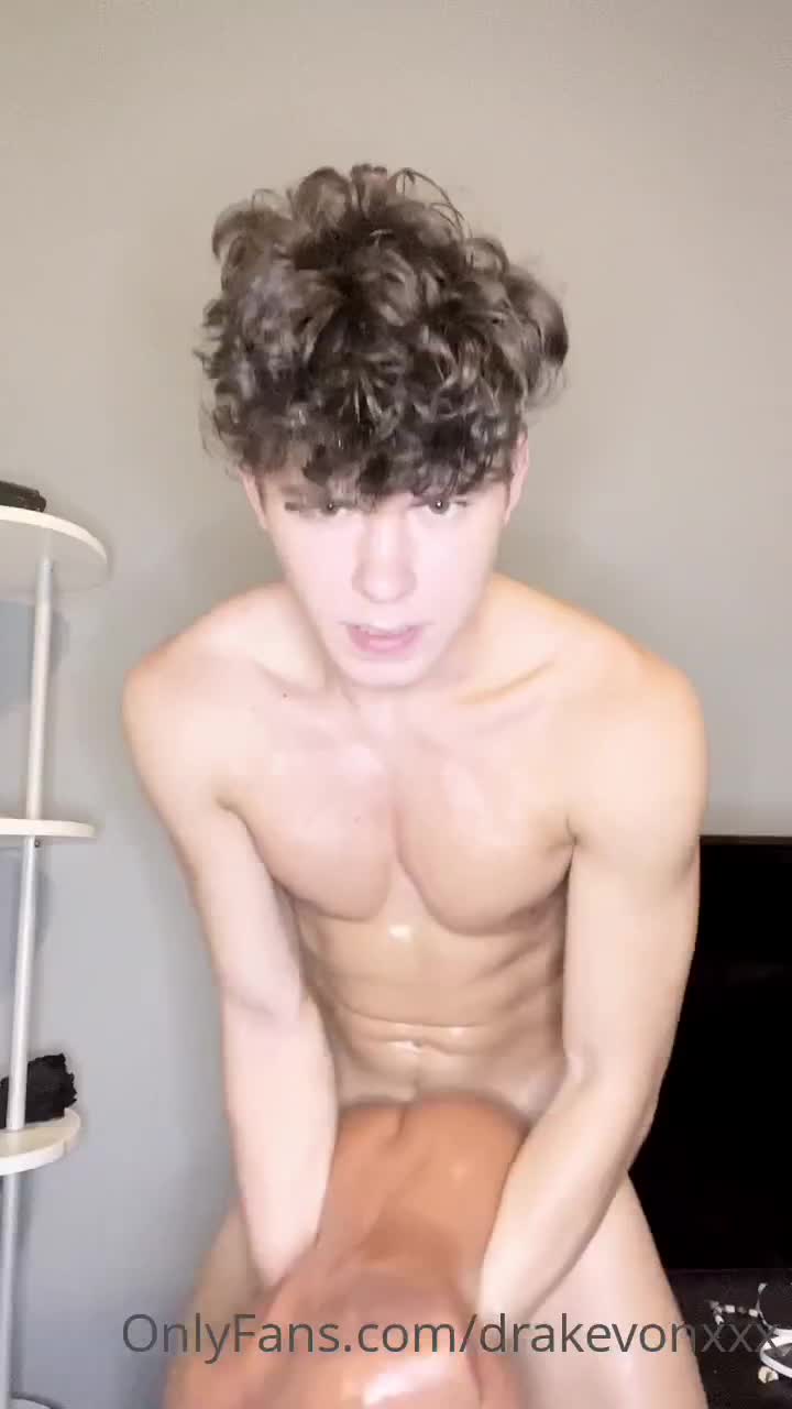 drake von fucking a sex doll | BoyFriendTV