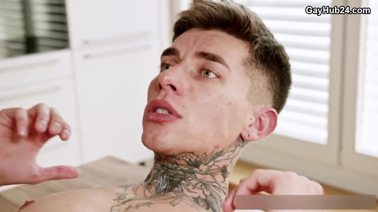 Onlaynda qizlarning pornosini tomosha qiling