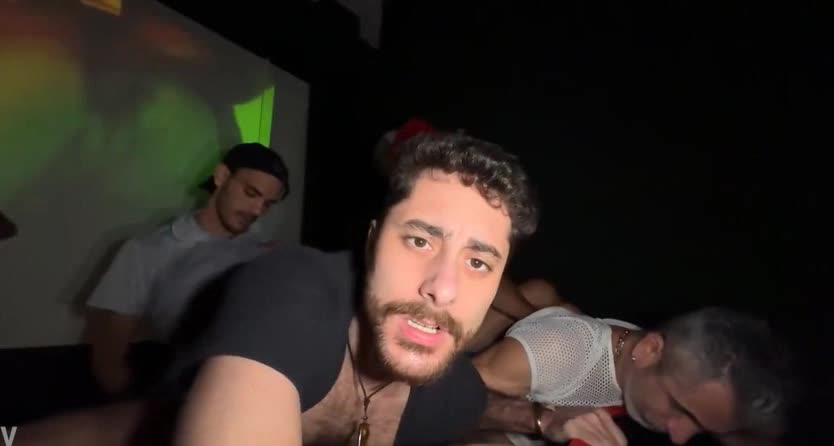 Straight Porn Theater's Amateurs Depraved Orgy