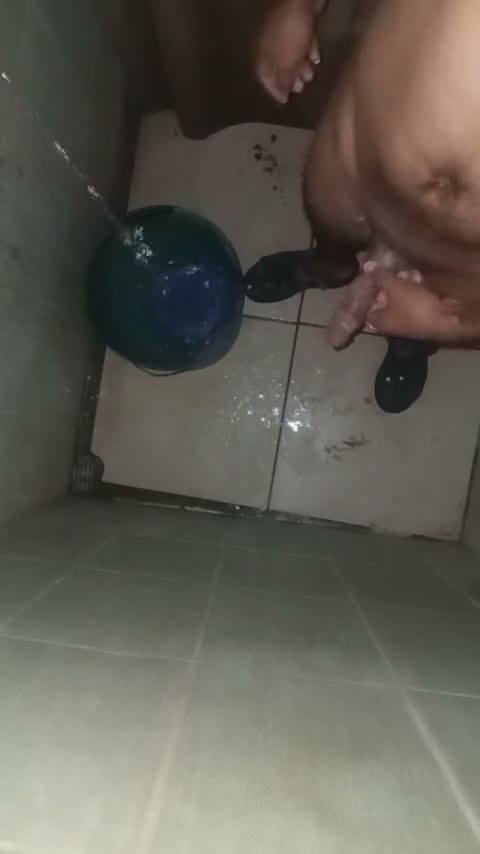 Jerk boy roasts his handjobs more than three times a day in the shower