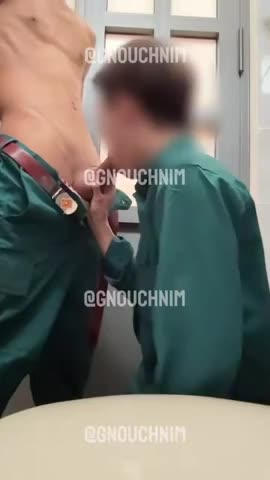 Vietnamese - Đi dân quân mà nứng quá thì phải làm sao?
