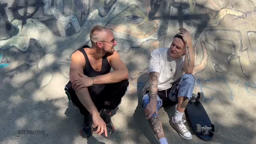 I picked up a skater on the street and fucked him right away