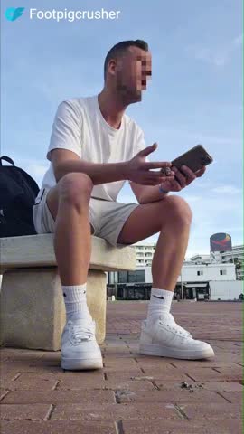 Cheesy strong foot smell, what awakened your foot kink?