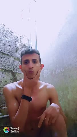 سالب ممحون يمني جاهز يصير لعبتك Sex Oussi Fem This is a VR video.